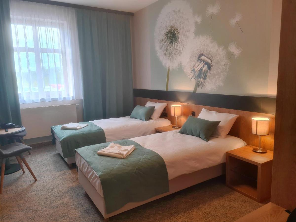 Hotel Port 2000 טורזים מראה חיצוני תמונה