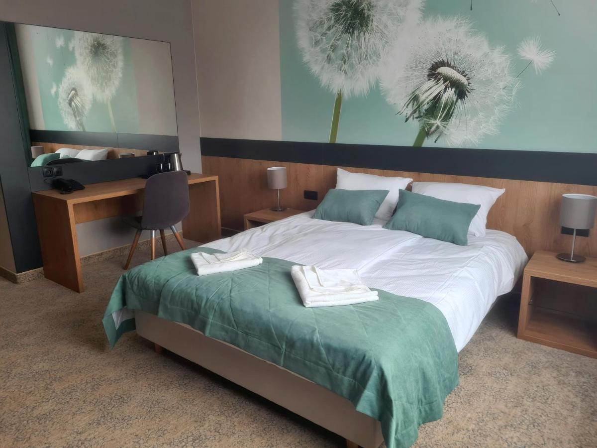 Hotel Port 2000 טורזים מראה חיצוני תמונה