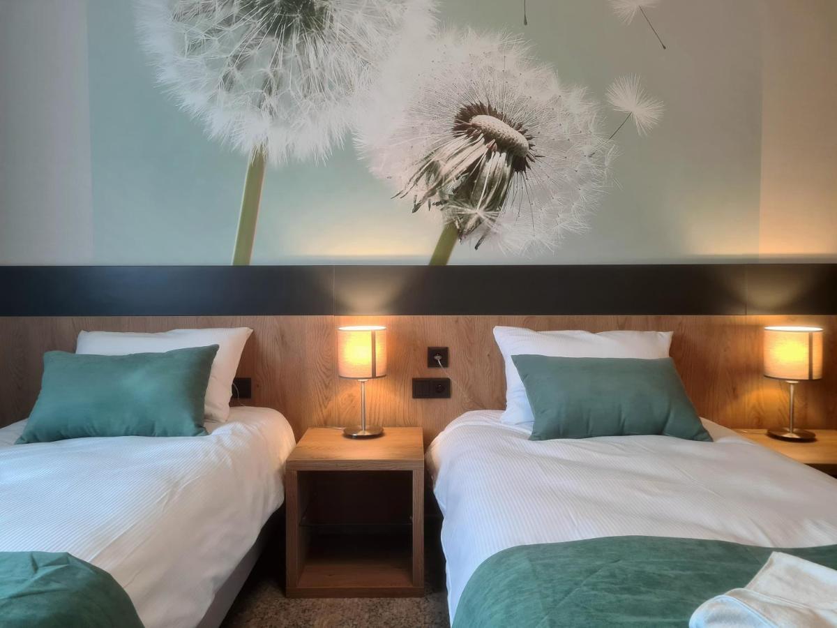 Hotel Port 2000 טורזים מראה חיצוני תמונה