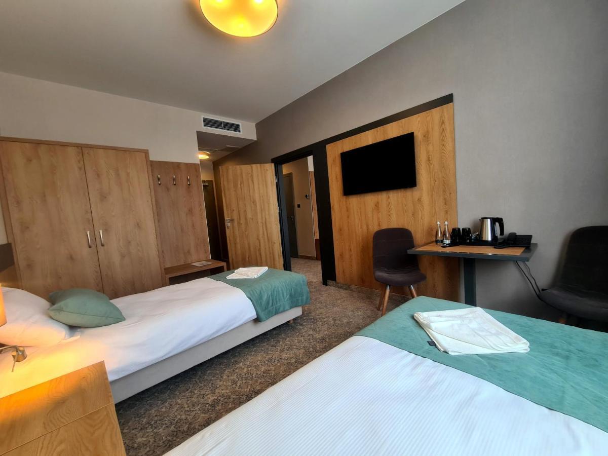 Hotel Port 2000 טורזים מראה חיצוני תמונה